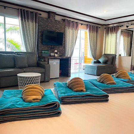 The Harbor Front เกาะล้าน Hotel Bagian luar foto