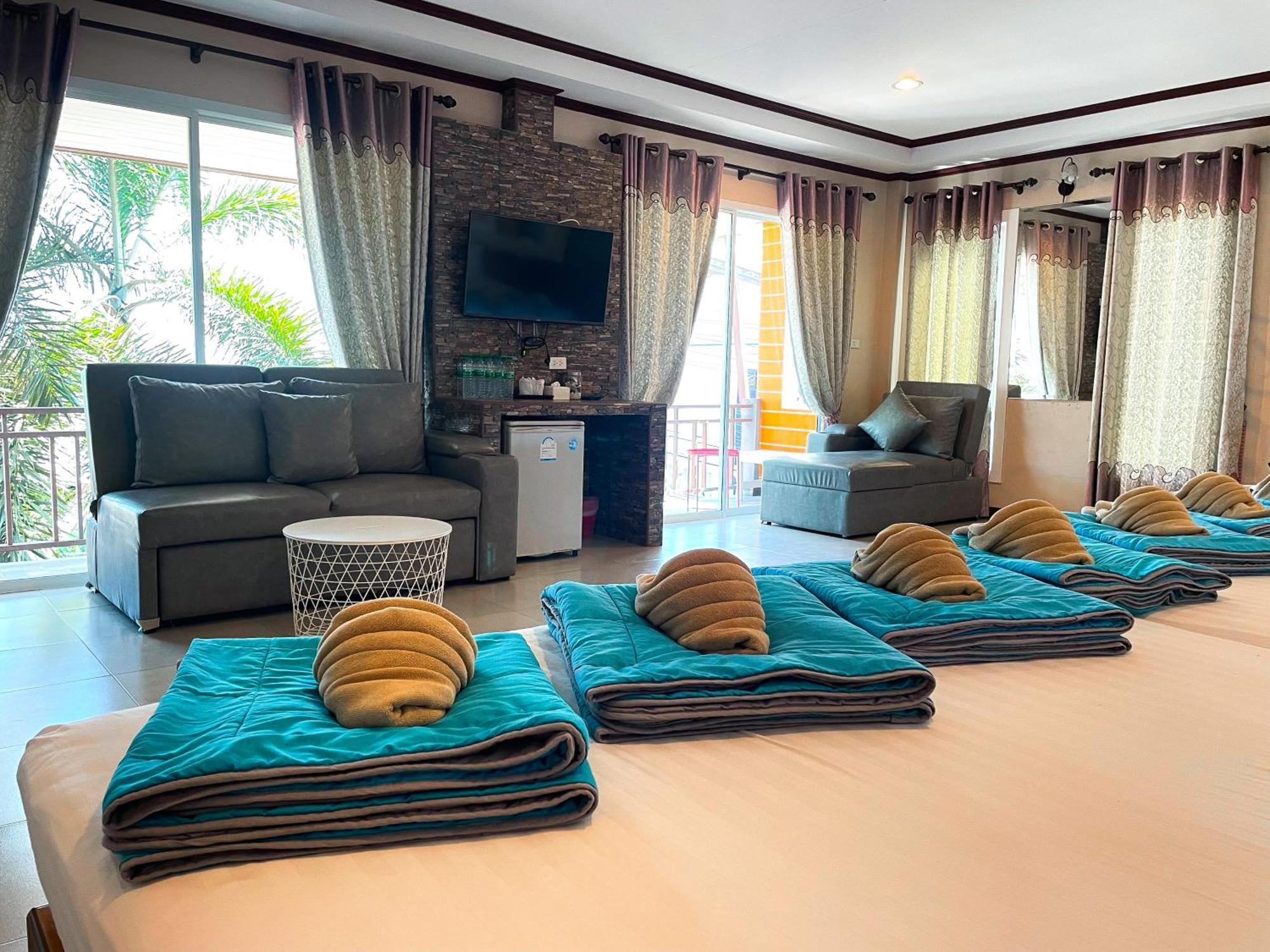 The Harbor Front เกาะล้าน Hotel Bagian luar foto